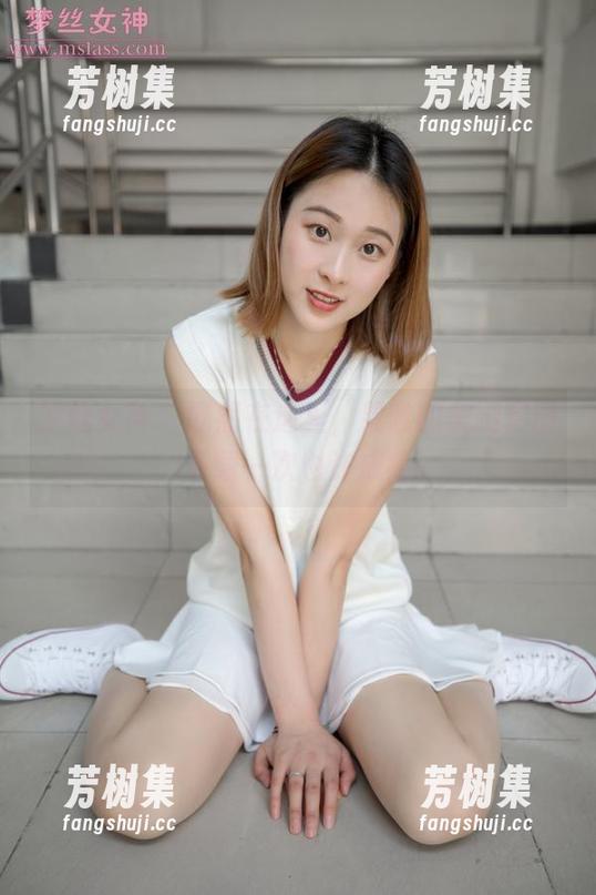梦丝女神-灵唯 梦丝女神 - 既然在这里,灵唯的美腿套图,下载一次也许成瘾。