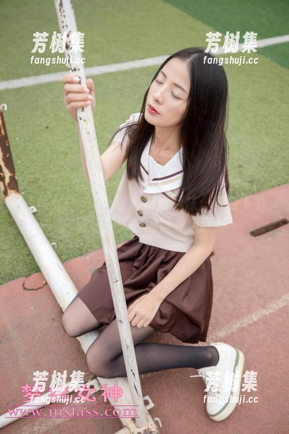 梦丝女神 - 玥玥带你玩转网袜：赶紧下载，别让美丽在网盘里沉睡！