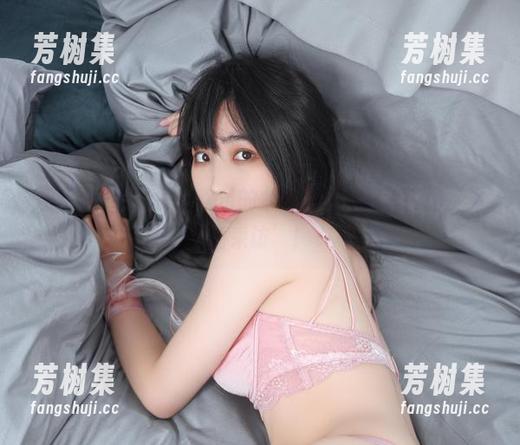汪知子㭴野泳装：欢乐的乡村风光，泳装堪比‘黄昏采访’！