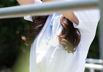 波萝社 – 想问夏美酱，这个学妹图包哪里找来的？