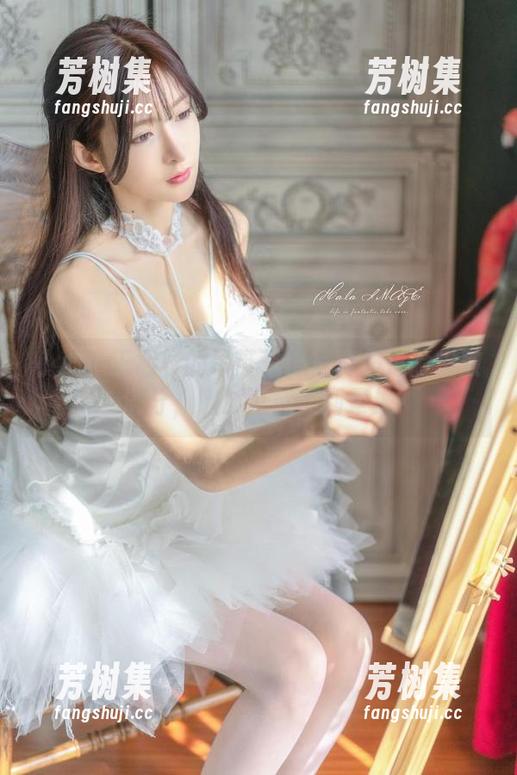 小心！王羽杉的吊带背心写真集危险指数满分，随时可能美到晕！