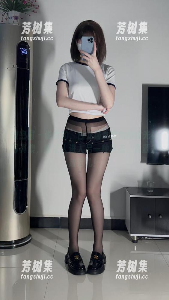 微密圈 - 说真的，白龙猫女和她的珠光袜写真集，能让人进入另一种状态，资源先放这儿！