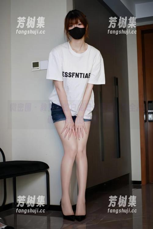 微密圈 - 教室里的白龙猫女图册，完全打破了传统的乏味！