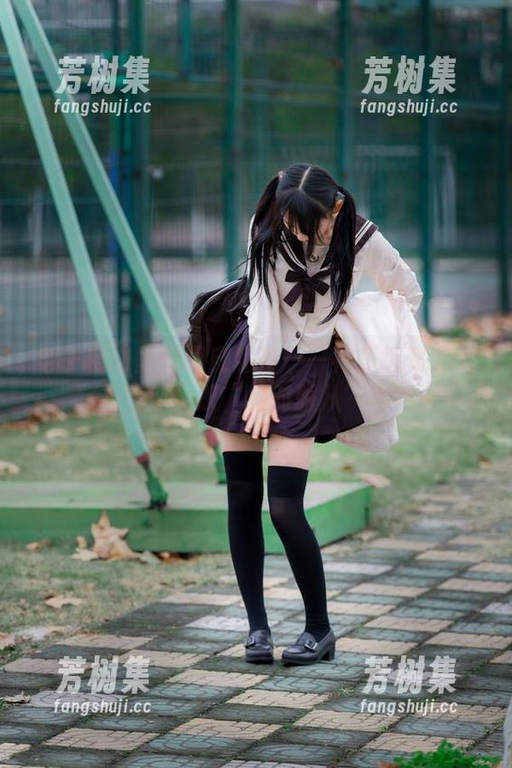 电子相册里的调皮私拍——神乐坂真东带你见识“绝对服从”