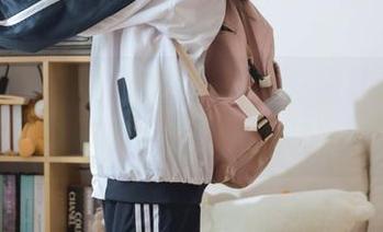 有时候我在想，神沢永莉的长腿其实是来自于某个美图的魔法？