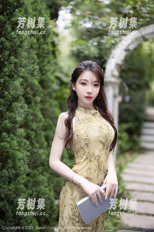 秀人网 - UU阿文做的图包里的姐姐，也太会撩了吧？每一张都让我想反复琢磨，她在想啥？