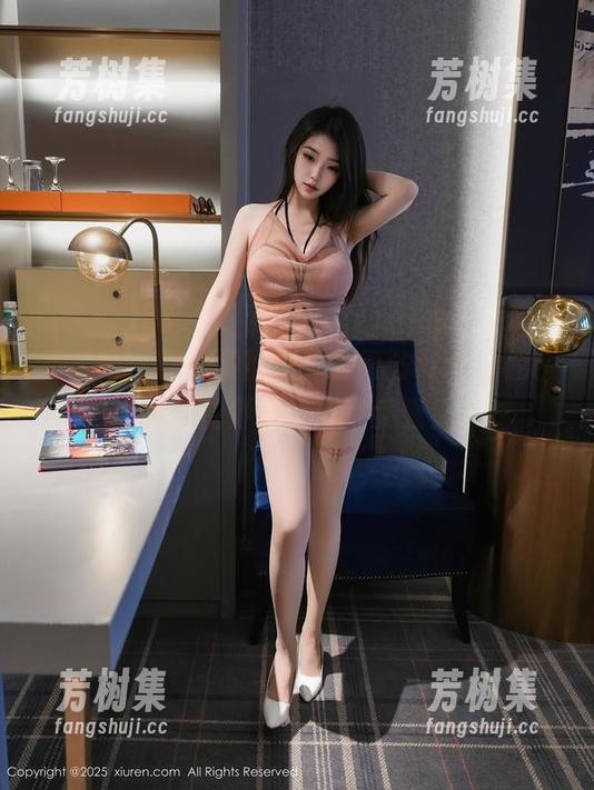 秀人网 - 职场制服ol：周慕汐fairy在私拍中神奇变身为‘职场女强人’？