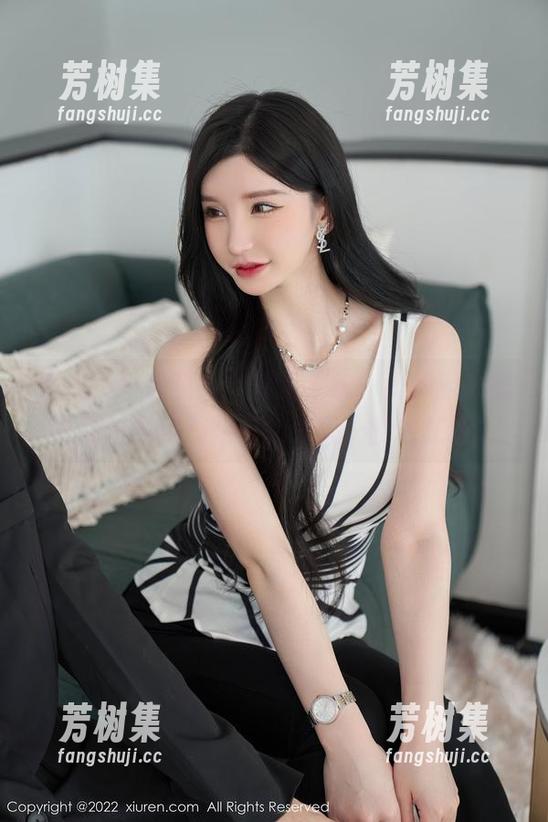 秀人网 - 奈奈Fox穿上皮衣，我的脑海里也开始浮现不知名的遐想…图包在这。