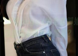 秀人网 – 小猪peggy的全套御姐图，原图里藏着哪些小惊喜？