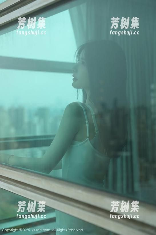 秀人网 - 小逗逗的兔女郎：下载的时候请保持冷静，我不保证。