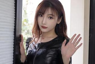 秀人网 – 这腹肌+风景尤美的私房婚纱，你说它该给哪个模特打分？