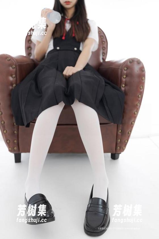 紧急企划 - 林书辞的少女写真集，像是在秘诀本里翻开了几页，默默品味中……