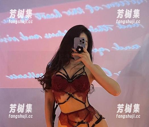 微密圈 - 在线发现纪念小小v的粉色美图，保证不只是眼前一亮！