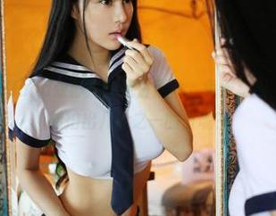 美媛馆 – 一组luna张静燕的纯白照片，免费享用，边看边想我能拍出几分之一的白呢？