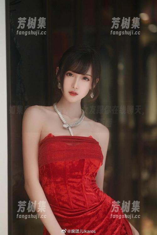 如果腐团儿Ikaros的女友跟你在线聊天，美图无法想象的画面
