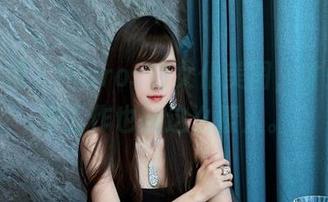 看了腐团儿Ikaros的女仆美图，才知道原来工作也能这么撩人。