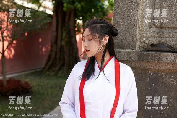 蜜桃社 - 知道铃木真正的肉丝？分享她的作品，让你目不转睛！