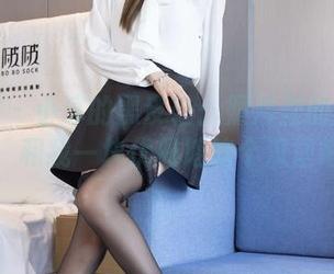 袜啵啵 – 小淳的黑皮鞋：照片里的那份优雅，和我一块优雅地吃个汉堡吧！