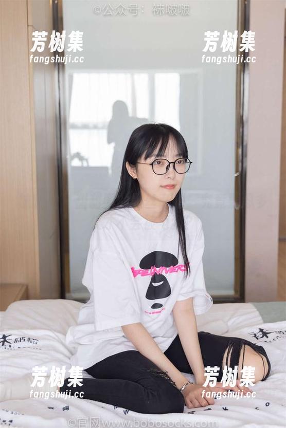 袜啵啵 - 甜甜圈的黑丝私拍：究竟要忍多久才不会被电到？