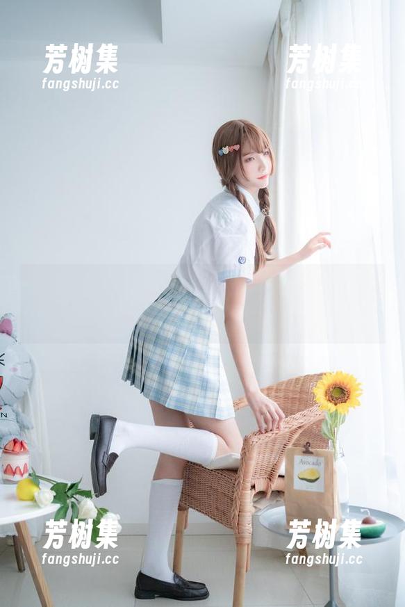 “西瓜少女”的在线写真，白皙到像在阳光下融化的奶油！