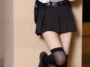 语画界 – 亨特能打？唐宁宁制服写真全集，从古怪到优雅的转变！