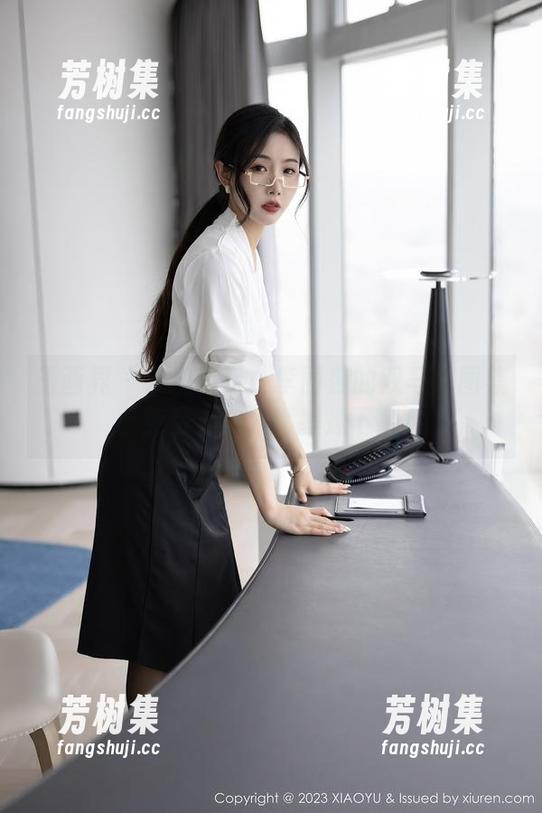 语画界 - 系统提示：李丽莎的双马尾图集已免费上传，请提速下载！