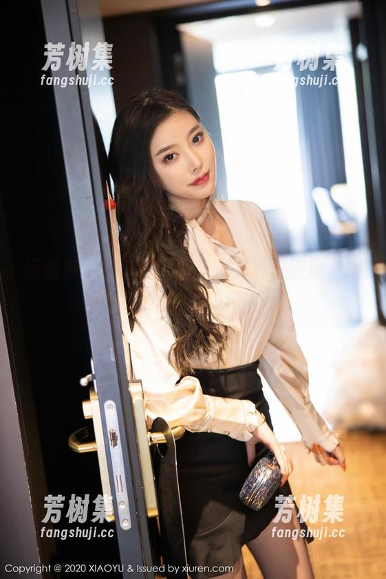 语画界 - 王薇薇的双马尾有种校园风，演绎得很赞，原图记得下载。