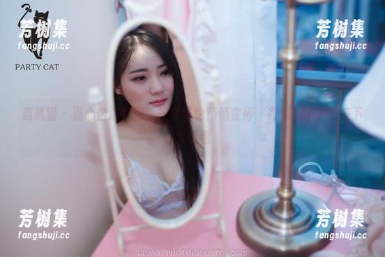 轰趴猫 - 温心怡这套图，圣诞节也悄悄变得‘有趣’了，快来下载看看