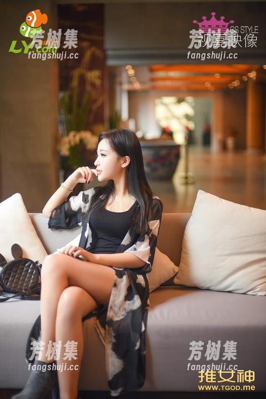 青豆客 - 王语纯的免费图集，隐秘与公开的绝妙平衡。