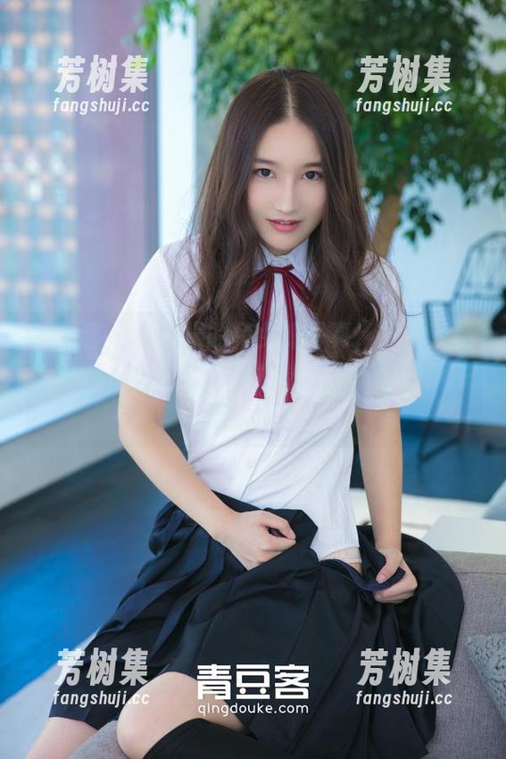 青豆客-苏糯米 青豆客 - 苏糯米的兔女郎写真,下载就是为了提高自己的可爱指数(毕竟面对镜子显得太惨)。