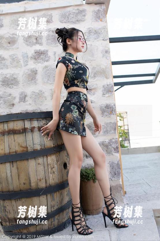 魅妍社 - 大白兔emma写真发布“油亮”资源，免费试试看，反正也没损失！